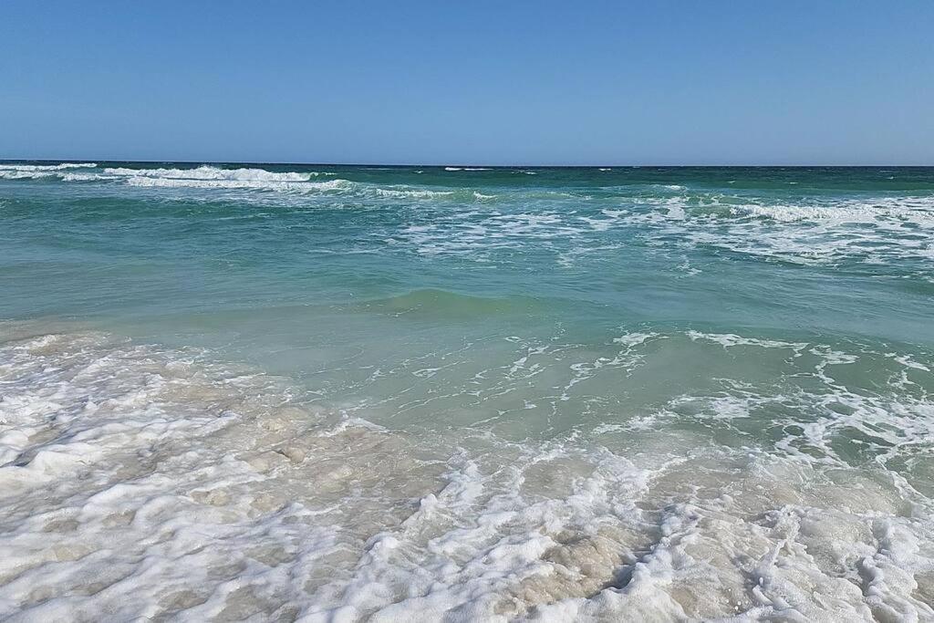 Entire Home- Gorgeous 3Br Townhome Pool, Grill, Washer, Dryer, 2 Free Drive Up Spaces Sleeps 6 Close To Everything Pcb! Panama City Beach Exterior foto